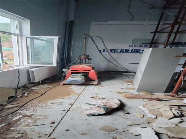 类乌齐地基基础下沉墙体裂缝加固注浆顶升施工